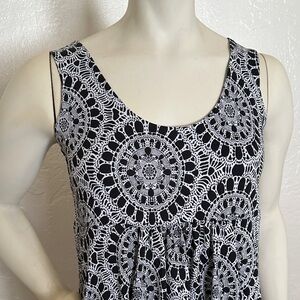 Black & White Crochet-Pattern Scoop Neck Tank Dress